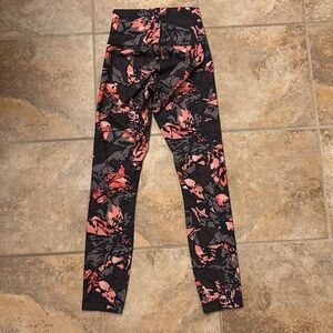 Lululemon multi color hi waist 7/8 legging sz 2